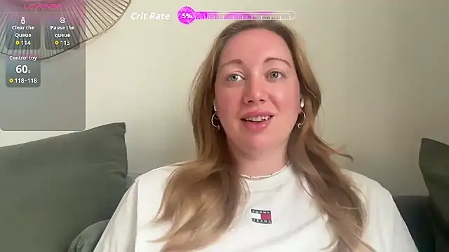 Snapshot of arielsweetieee chatting on 07.14.26 arielsweetieee online show from 07.14.26