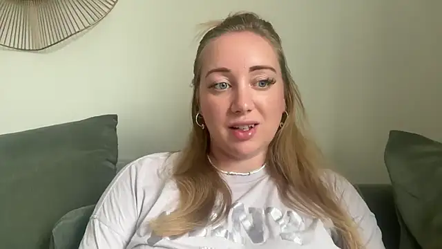 Snapshot of arielsweetieee chatting on 07.15.26 arielsweetieee online show from 07.15.26