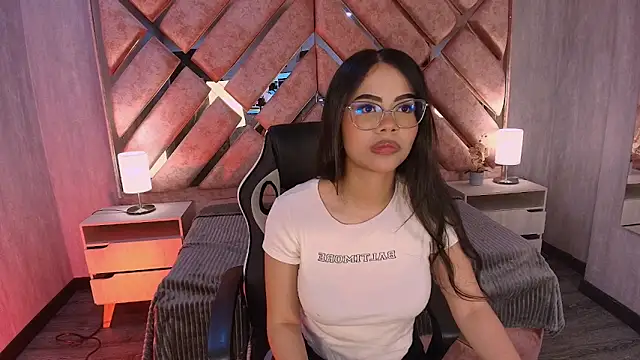 Susan Voltaire online show from 04.17.26