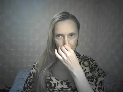 Snapshot of LunaBelle8 chatting on 04.18.26 LunaBelle8 online show from 04.18.26