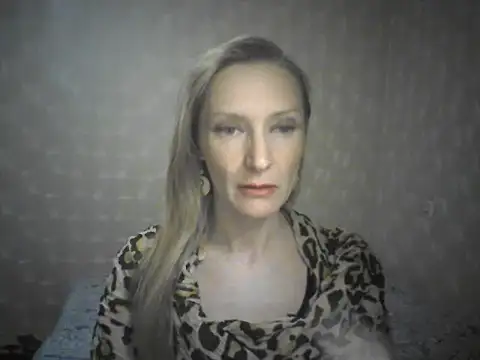 Snapshot of LunaBelle8 chatting on 04.19.26 LunaBelle8 online show from 04.19.26