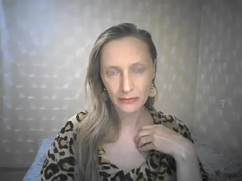 Snapshot of LunaBelle8 chatting on 04.20.26 LunaBelle8 online show from 04.20.26