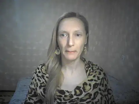Snapshot of LunaBelle8 chatting on 04.22.26 LunaBelle8 online show from 04.22.26