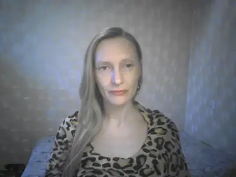 Snapshot of LunaBelle8 chatting on 04.23.26 LunaBelle8 online show from 04.23.26