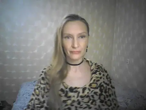 Snapshot of LunaBelle8 chatting on 04.25.26 LunaBelle8 online show from 04.25.26