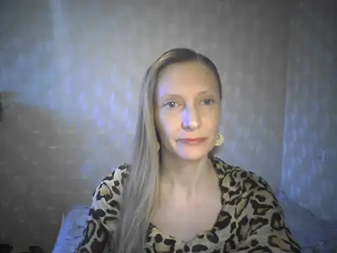 Snapshot of LunaBelle8 chatting on 04.27.26 LunaBelle8 online show from 04.27.26