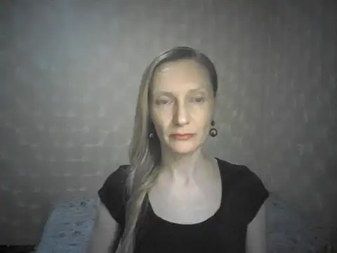 Snapshot of LunaBelle8 chatting on 05.03.26 LunaBelle8 online show from 05.03.26