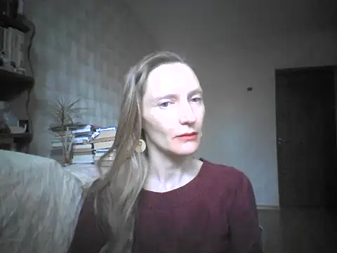 Snapshot of LunaBelle8 chatting on 05.13.26 LunaBelle8 online show from 05.13.26