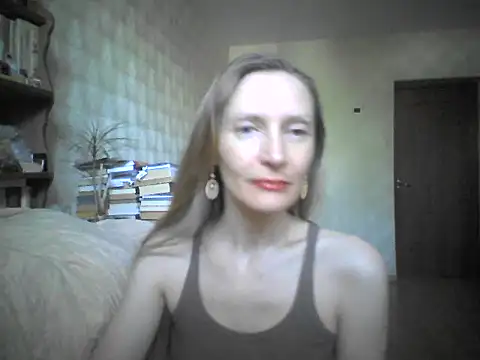 Snapshot of LunaBelle8 chatting on 05.16.26 LunaBelle8 online show from 05.16.26
