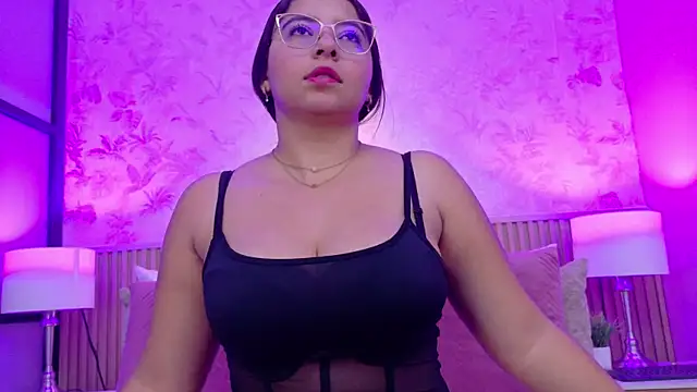 Darcy glow  online show from 05.12.26