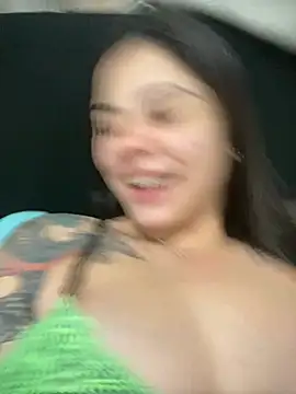 Snapshot of Livia-cortez chatting on 05.25.26 Livia-cortez online show from 05.25.26