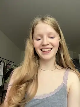 Snapshot of LilianHowards chatting on 06.24.26 LilianHowards online show from 06.24.26