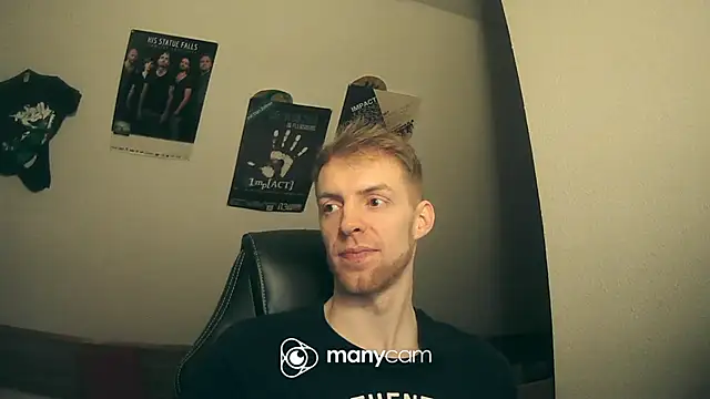 Snapshot of Milkyman7 chatting on 12.14.24 Milkyman7 online show from 12.14.24