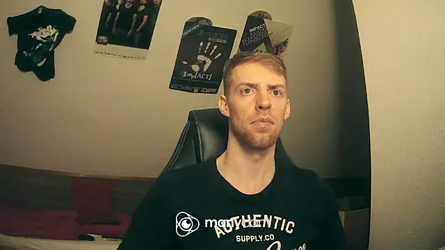 Snapshot of Milkyman7 chatting on 12.24.24 Milkyman7 online show from 12.24.24