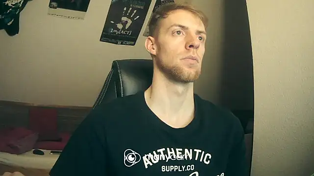 Snapshot of Milkyman7 chatting on 12.24.24 Milkyman7 online show from 12.24.24