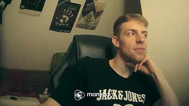 Snapshot of Milkyman7 chatting on 12.27.24 Milkyman7 online show from 12.27.24