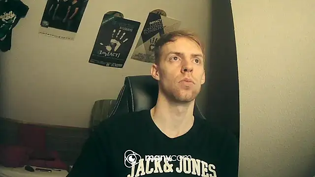 Snapshot of Milkyman7 chatting on 12.28.24 Milkyman7 online show from 12.28.24