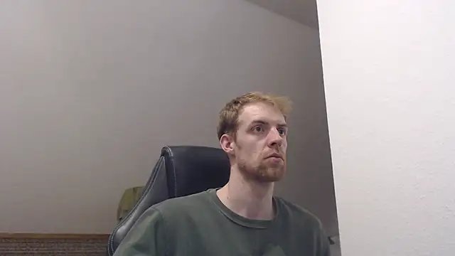 Snapshot of Milkyman7 chatting on 10.04.25 Milkyman7 online show from 10.04.25