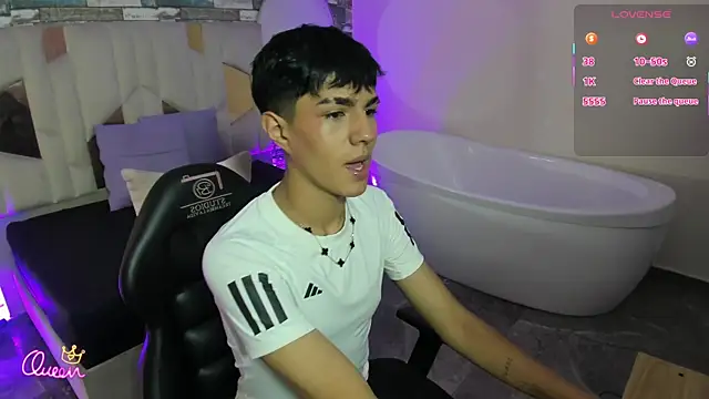 Snapshot of Damian_tay chatting on 05.02.26 Damian tay online show from 05.02.26