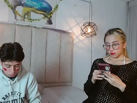 Snapshot of mrandmrsvixencs chatting on 04.29.26 mrandmrsvixencs online show from 04.29.26