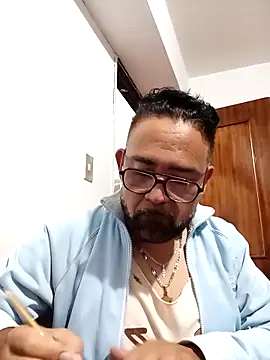 Snapshot of CarlossexVen chatting on 04.23.26 CarlossexVen online show from 04.23.26