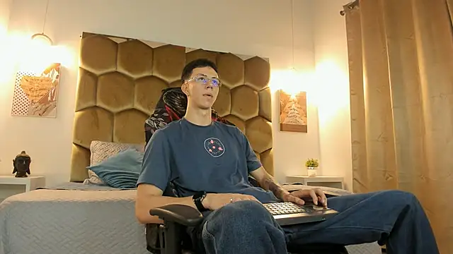 OliverThompsonJS online show from 07.01.26
