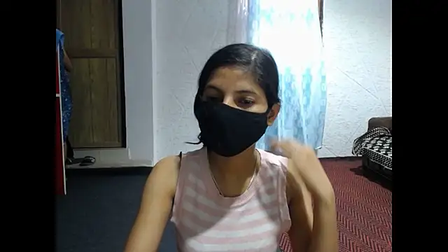 Snapshot of Rasha_ chatting on 05.29.26 Rasha online show from 05.29.26