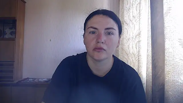 Snapshot of AlinaxJames chatting on 06.24.26 AlinaxJames online show from 06.24.26
