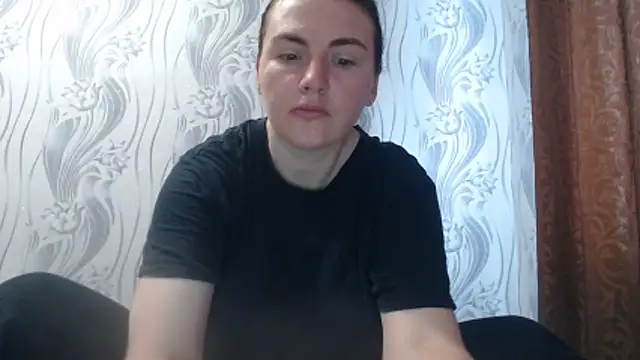 Snapshot of AlinaxJames chatting on 06.27.26 AlinaxJames online show from 06.27.26