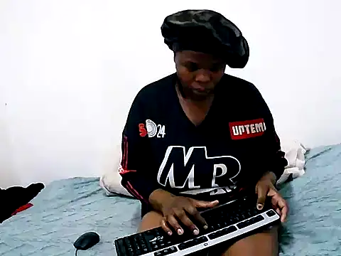 Snapshot of Sexydarkladyxx chatting on 04.25.26 Sexydarkladyxx online show from 04.25.26