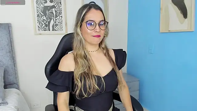 Snapshot of sugar_milff chatting on 06.09.26 sugar milff online show from 06.09.26