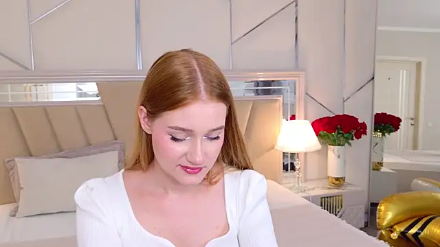 Snapshot of EmmiliRosse chatting on 07.14.26 EmmiliRosse online show from 07.14.26