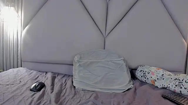 lolabunnysc online show from 04.21.26