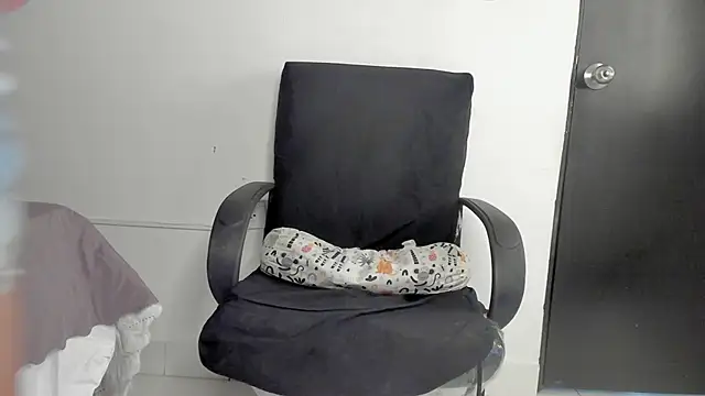Snapshot of lolabunnysc chatting on 05.18.26 lolabunnysc online show from 05.18.26