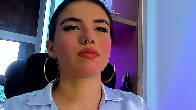 isabella hv online show from 06.05.26