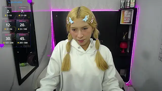 Snapshot of nancy_blonde chatting on 07.02.26 nancy blonde online show from 07.02.26