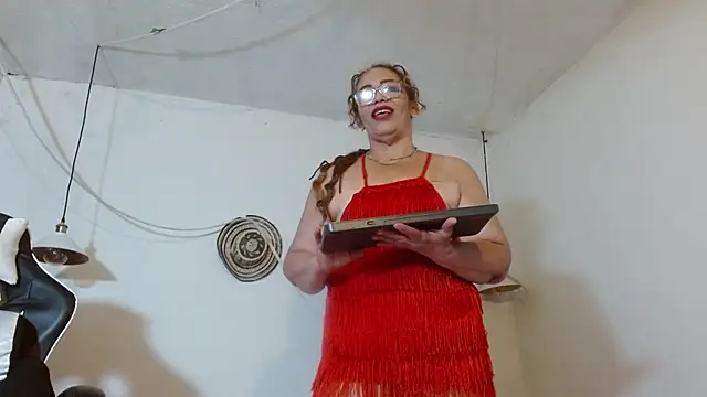 Sweet-Mommy-Milf online show from 05.15.26