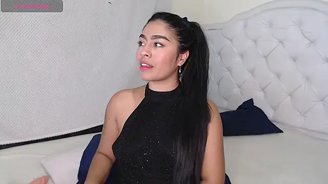 Snapshot of Violet_myers04 chatting on 05.02.26 Violet myers04 online show from 05.02.26