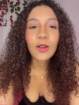 Snapshot of Daphnne_Curly chatting on 07.23.26 Daphnne Curly online show from 07.23.26