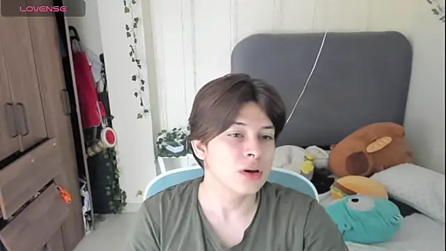 Snapshot of Felixzyn chatting on 05.20.26 Felixzyn online show from 05.20.26