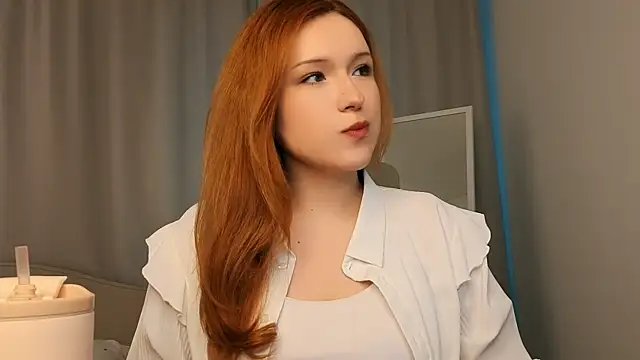 Snapshot of flaremoon chatting on 04.27.26 flaremoon online show from 04.27.26