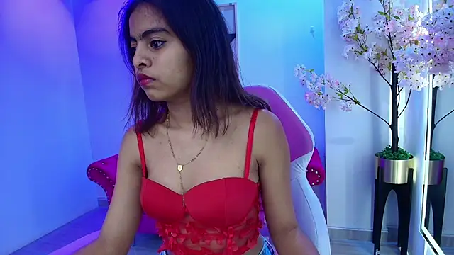 Naia trendy online show from 05.30.26