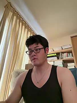 Snapshot of shun_201 chatting on 05.13.26 shun 201 online show from 05.13.26