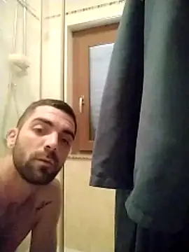 Snapshot of alieno_napoletano chatting on 05.30.26 alieno napoletano online show from 05.30.26