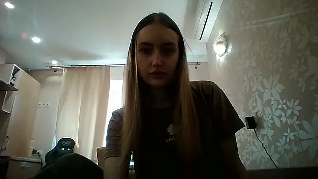 Lisanta online show from 04.24.26