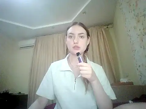 Snapshot of Lisanta chatting on 07.28.26 Lisanta online show from 07.28.26