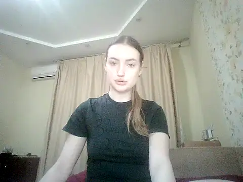 Snapshot of Lisanta chatting on 08.01.26 Lisanta online show from 08.01.26