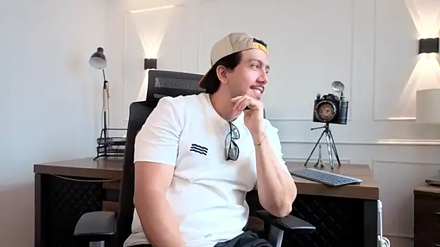 andrewmuscle online show from 04.22.26