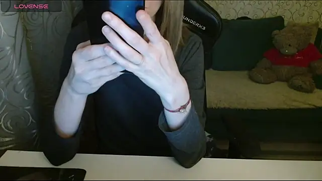  AlliceCullen  online show from 04.25.26