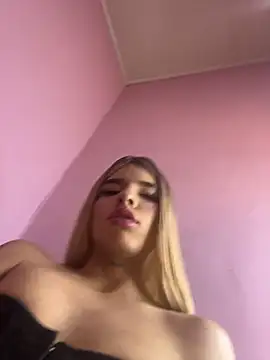 Snapshot of Valery2_salazar chatting on 05.29.26 Valery2 salazar online show from 05.29.26